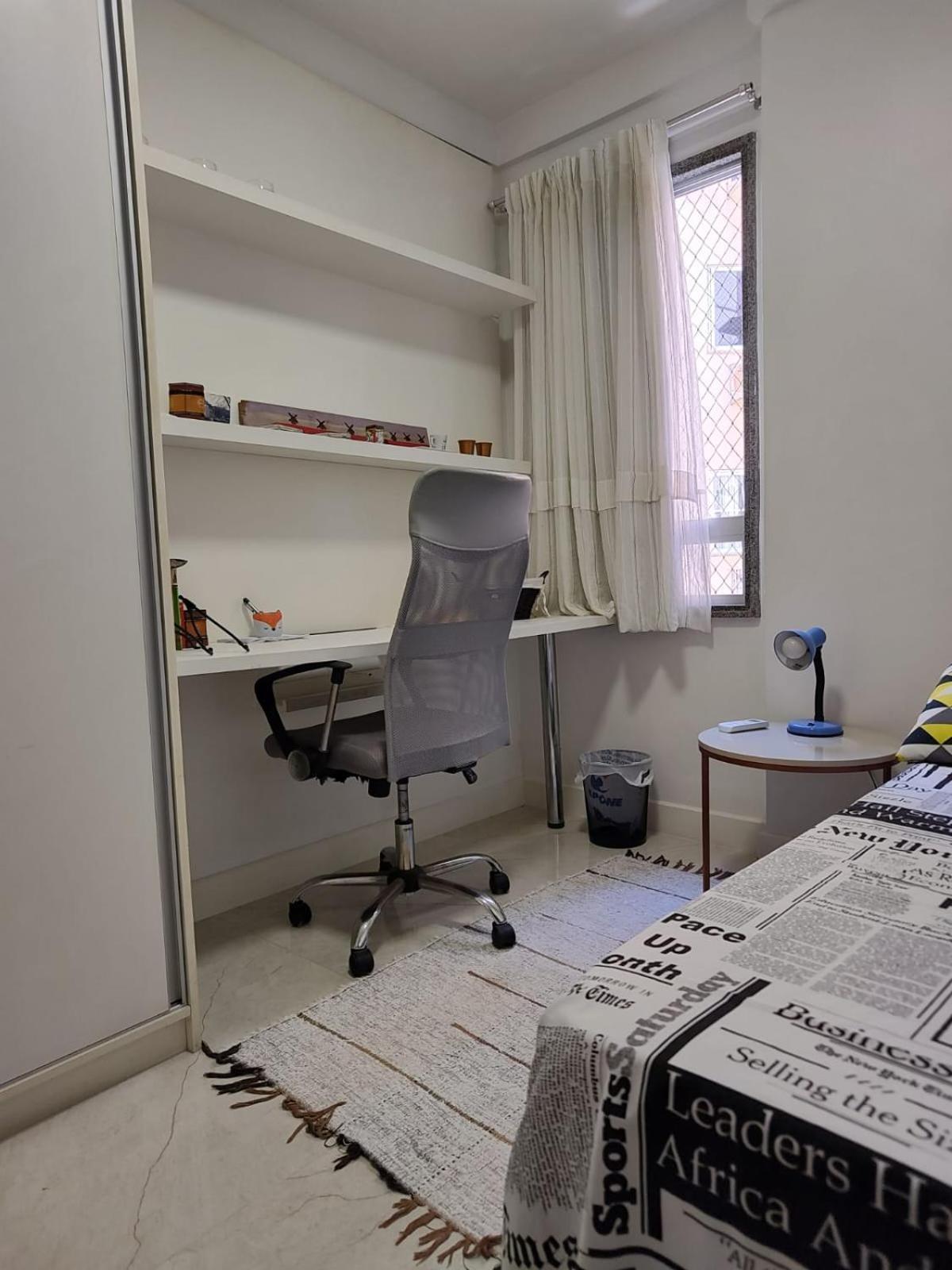 Hostel For One Com Quarto De Solteiro E Banheiro Privativos Віторія Екстер'єр фото