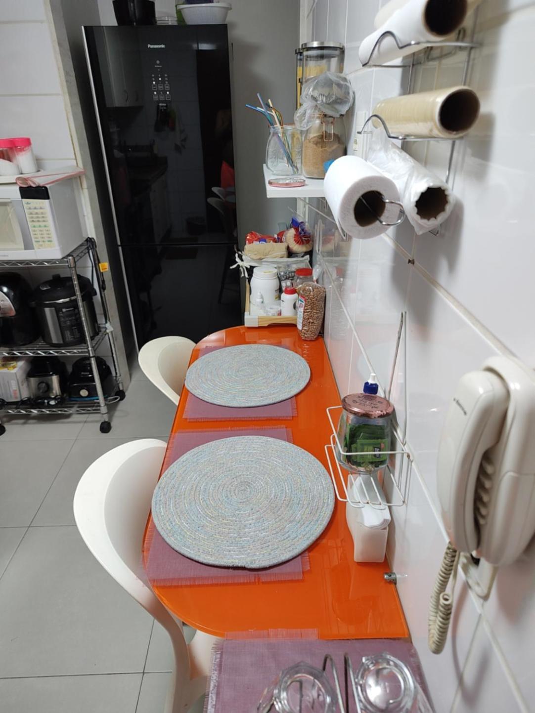 Hostel For One Com Quarto De Solteiro E Banheiro Privativos Віторія Екстер'єр фото