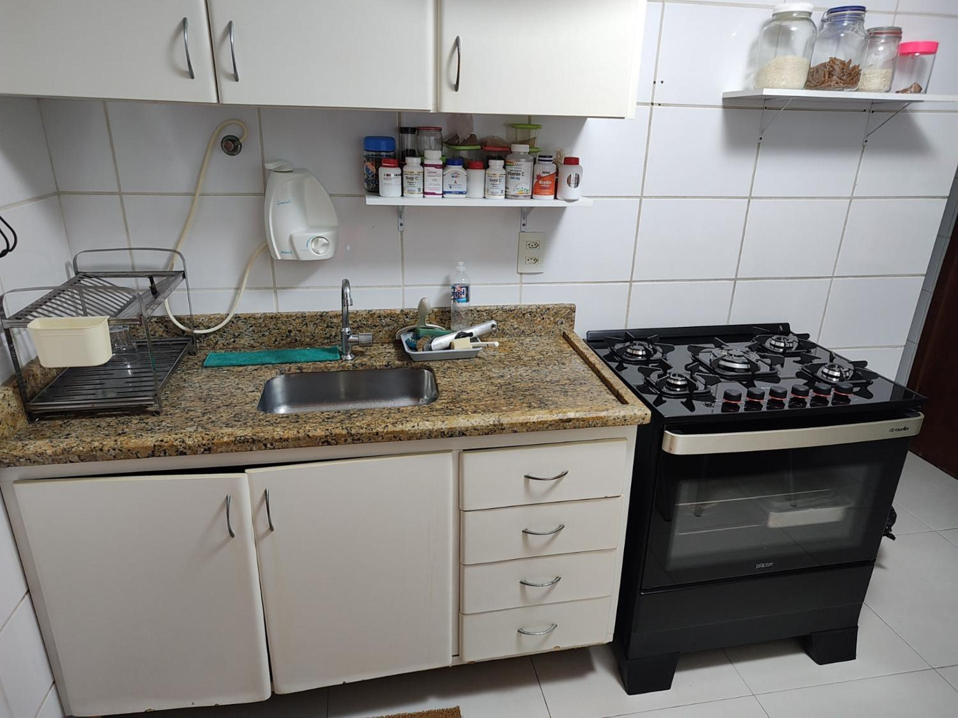 Hostel For One Com Quarto De Solteiro E Banheiro Privativos Віторія Екстер'єр фото